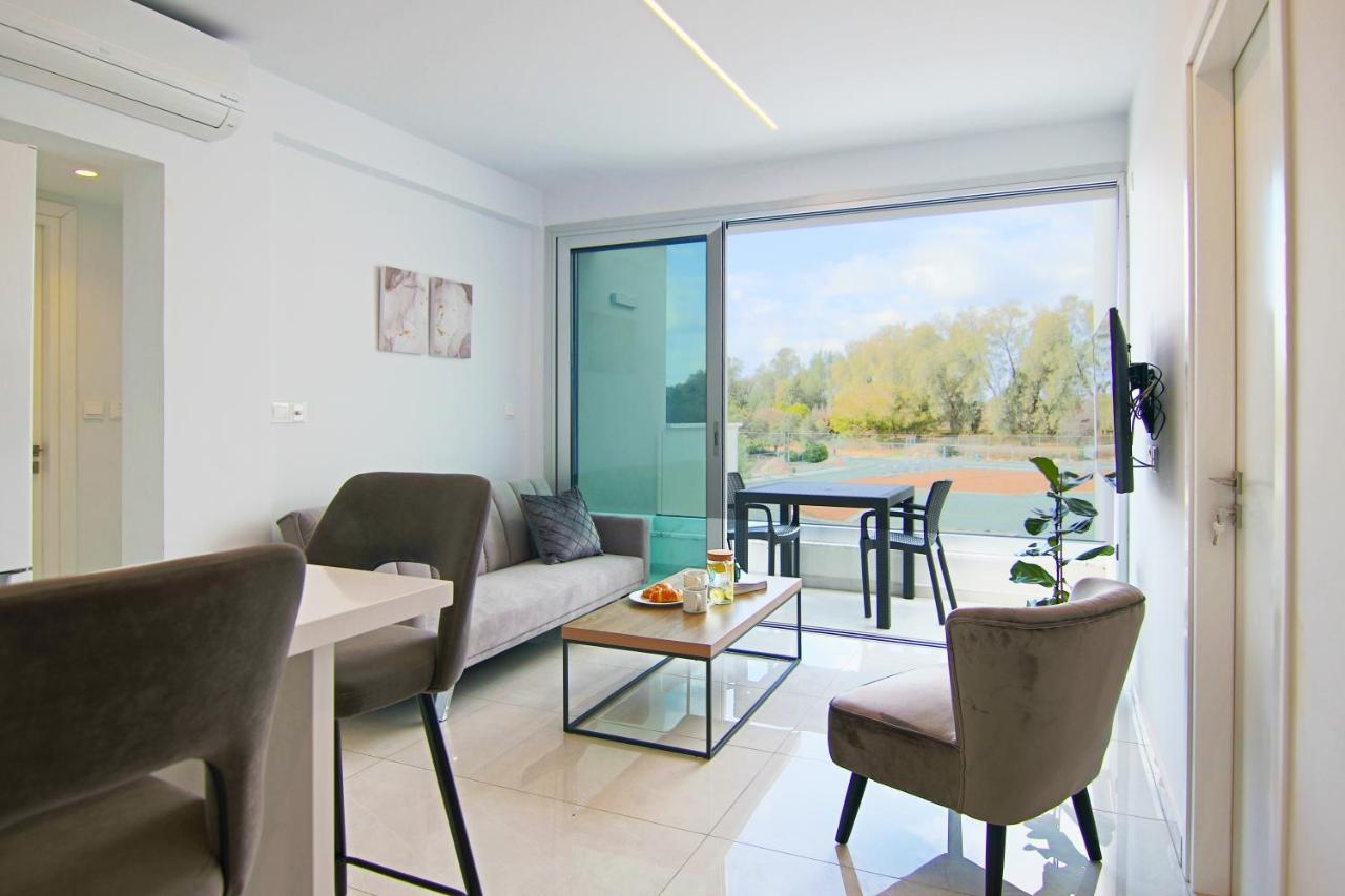 Phaedrus Living - Seaside Executive Flat Harbour 202 Daire Pafos Dış mekan fotoğraf