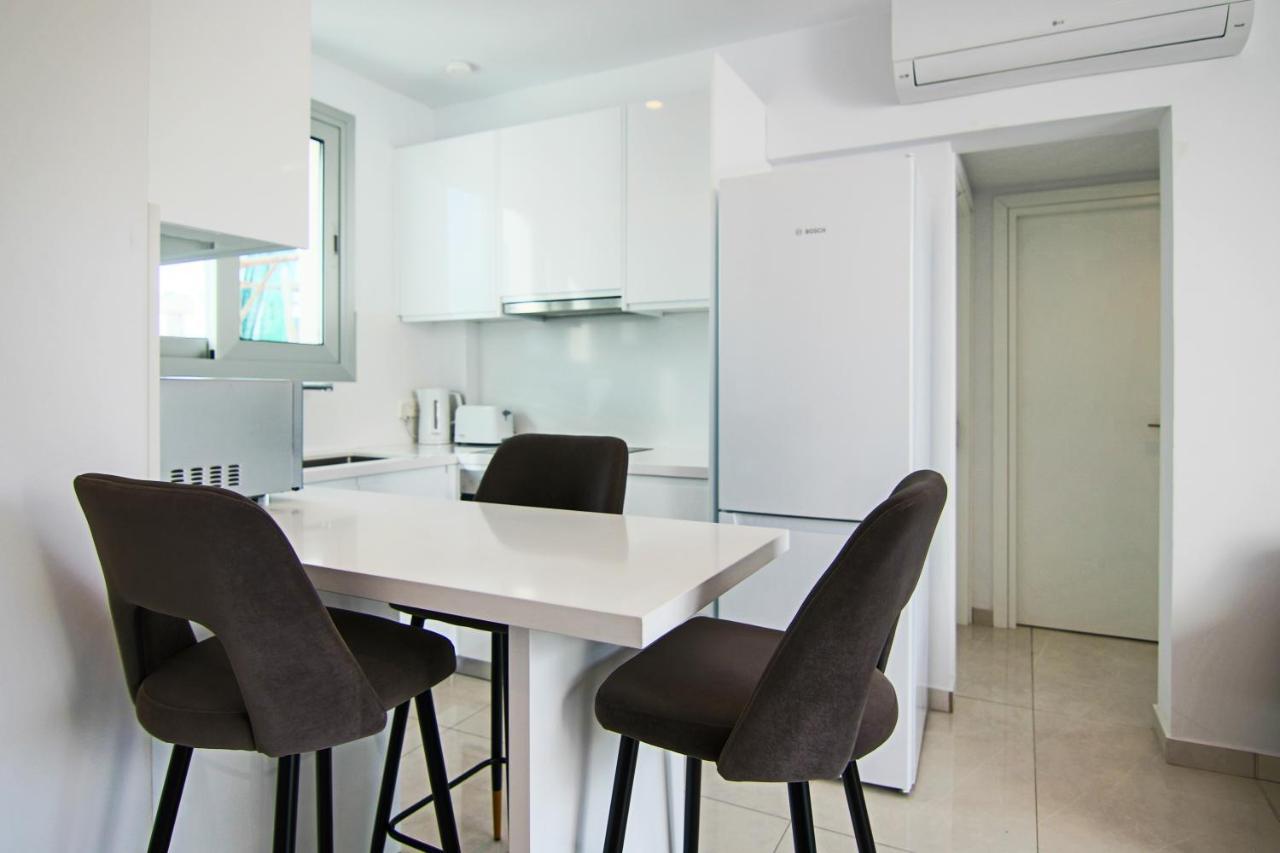 Phaedrus Living - Seaside Executive Flat Harbour 202 Daire Pafos Dış mekan fotoğraf