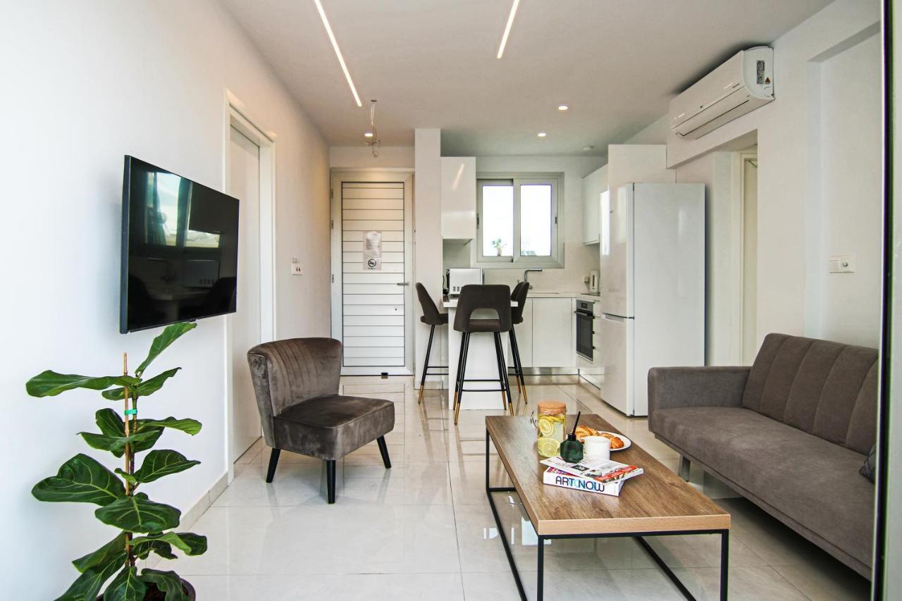 Phaedrus Living - Seaside Executive Flat Harbour 202 Daire Pafos Dış mekan fotoğraf
